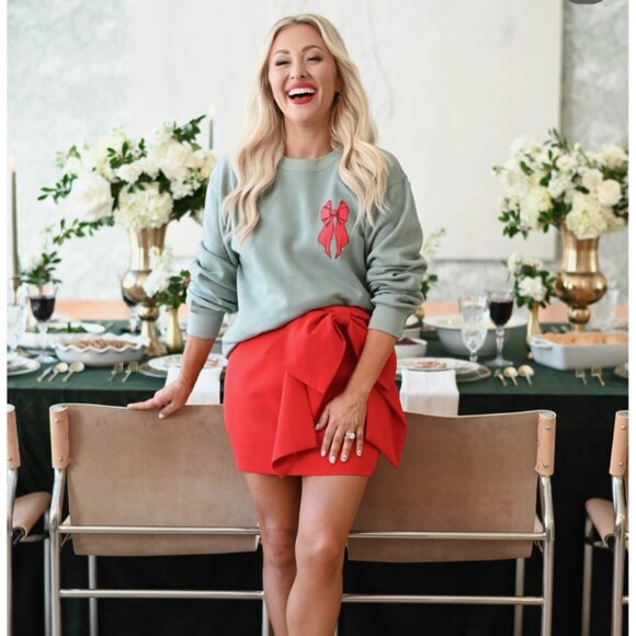 Living Fully Co. by Mallory Ervin Christmas Tree Bow Sweatshirt XL - Picture 2 of 12